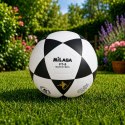 Piłka Nożna Treningowa Do Nogi Na Trawę Boisko Czarno-Biała Milasa 22cm r.5
